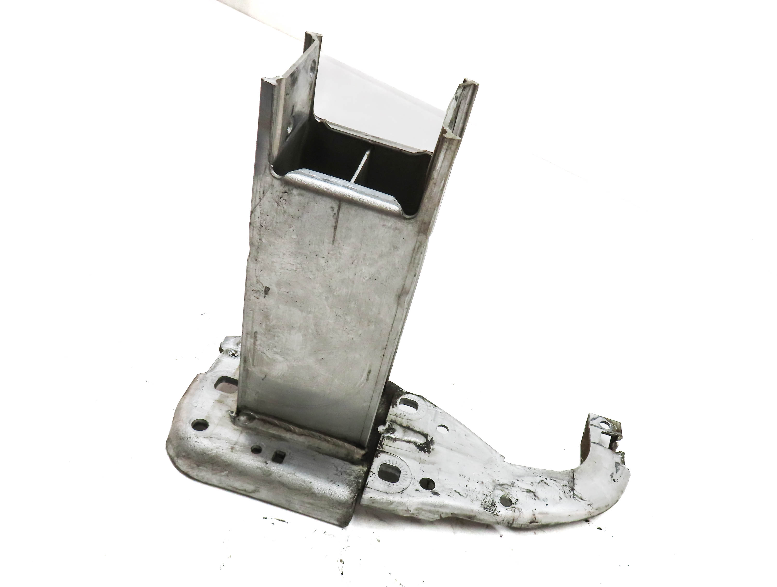 2012-2018 AUDI A6 A7 S6 S7 RS7 (C7 4G8) FRONT RIGHT PASSENGER BUMPER BRACKET — exact item pictured